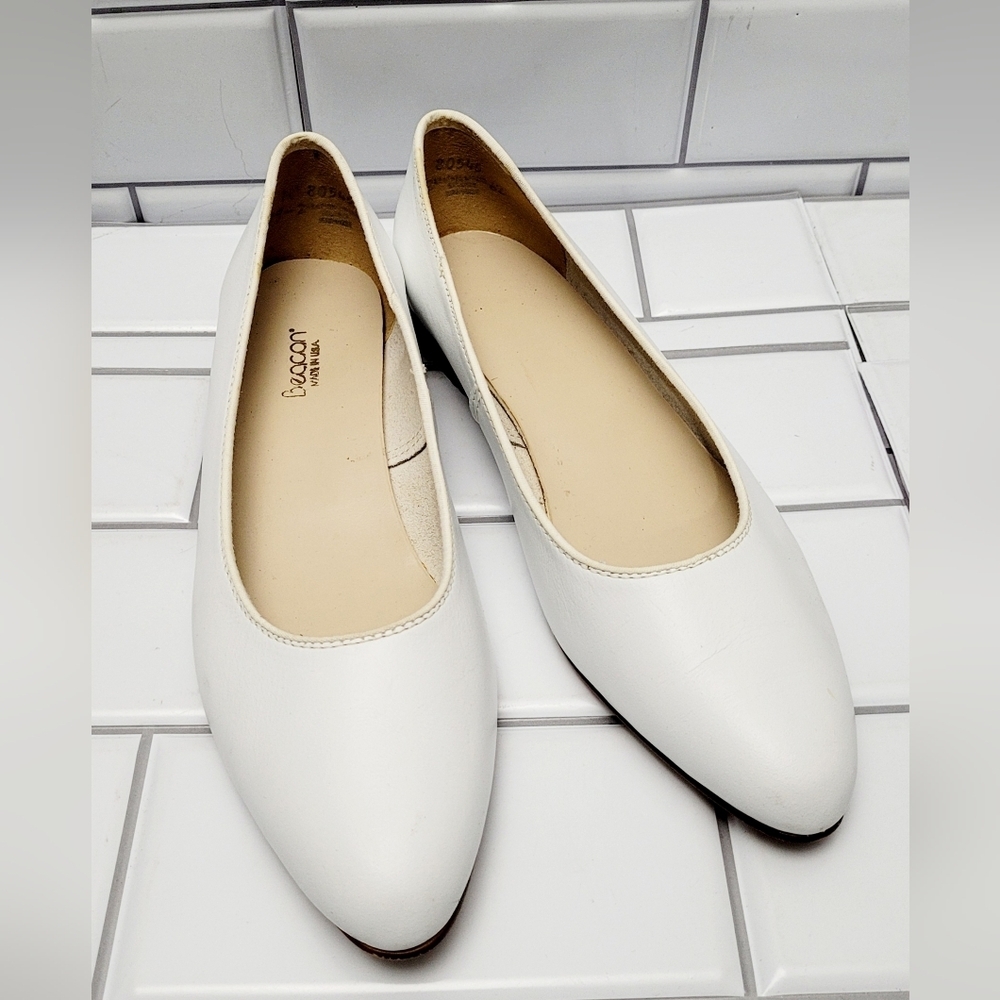 BEACON Made in USA Ladies Vintage White Leather Ballet Pointed Flat Shoe  Size